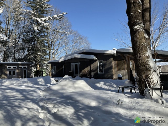 $785,000 - Bungalow for sale in St-Lucien — photo 1