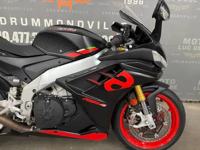 2024 Aprilia RSV4 in Sport Bikes in Drummondville - Image 7