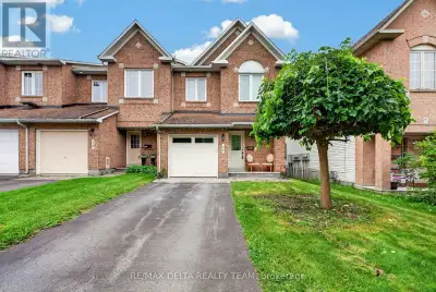 Welcome to 77 Flowertree Cres.! Located in a desirable neighbourhood, this beautifully maintained 3-...