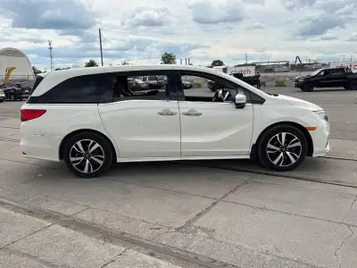 WAS: $38999 NOW: $36999 plus taxes and licensing fees NewRoads Chrysler Dodge Jeep Ram Engine: V6 Cy...
