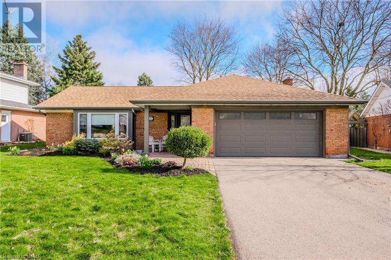 8 CROYDEN Place Waterloo, Ontario Houses for Sale Kitchener