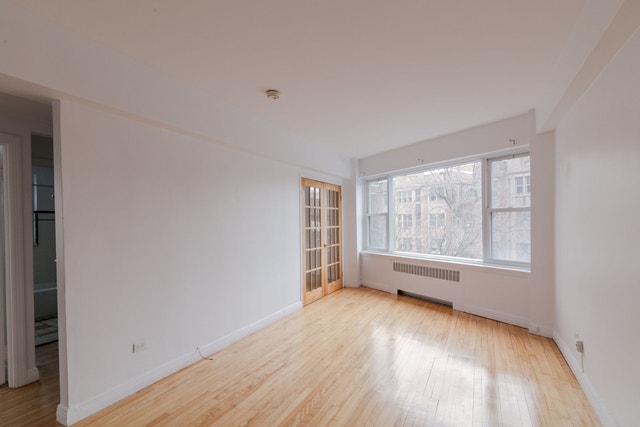 10 Rosemount Avenue — photo 3