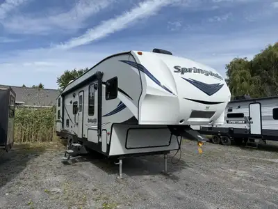 Keystone RV Springdale 300FWBH 2018 Keystone Springdale 300FWBH 2018 Fifth Wheel Spacieuse et idéale...