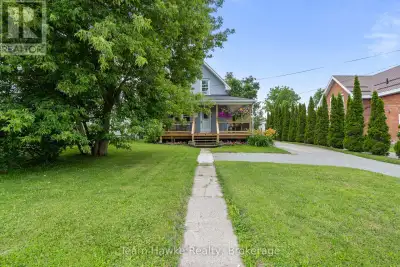 IMMEDIATE OCCUPANCY AVAILABLE! Rarely do you find a property that combines in-town convenience with...