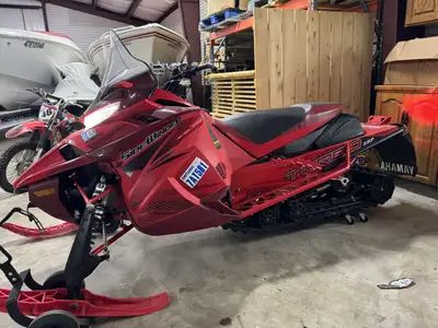 Yamaha sidewinder 1000cc studded 137" track Heated seat hand and thumb reverse 700km super clean sto...