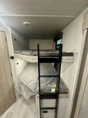 2025 East To West 2475BH in Travel Trailers & Campers in Winnipeg - Image 19