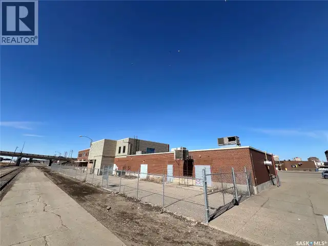 77 15th STREET E Prince Albert, Saskatchewan in Commercial & Office Space for Sale in Prince Albert - Image 5