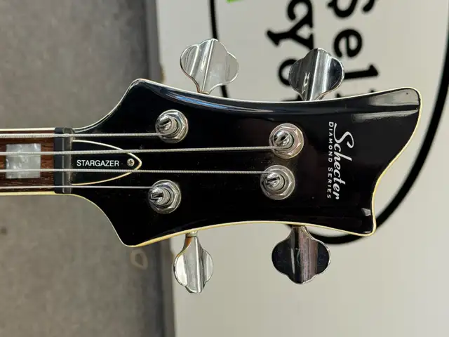 Schecter Stargazer-4 Electric Bass in Guitars in Oakville / Halton Region - Image 5