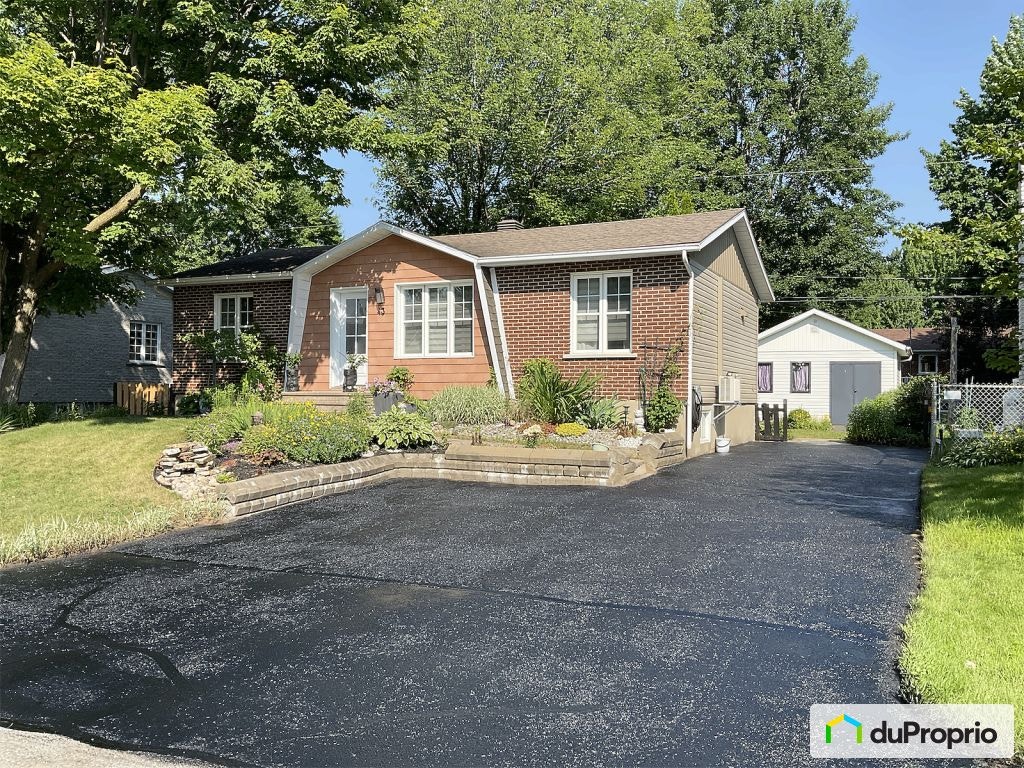$459,900 - Bungalow for sale in ND-Des-Prairies — photo 1