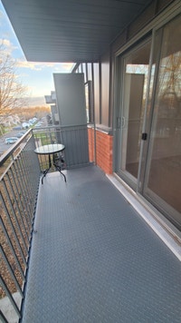 Découvrez notre 5 1/2 à louer à Candiac, dans un quartier tranquille au bord de l'eau. Idéalement si... (image 6)