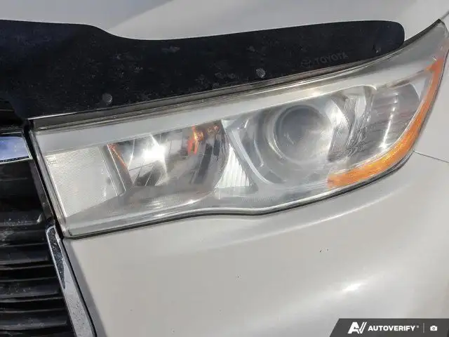 2015 Toyota Highlander LE | Heated Seats | AWD | Power Tailgate in Cars & Trucks in London - Image 14