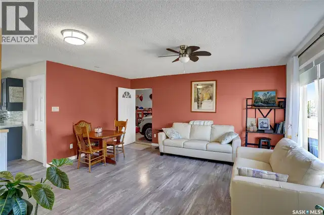 704 Leeville DRIVE Assiniboia, Saskatchewan in Houses for Sale in Moose Jaw - Image 16