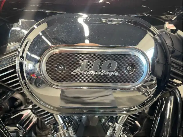 2013 Harley-Davidson CVO Electra Glide Ultra LIKE NEW/HEATED SEA in Sport Touring in North Bay - Image 16