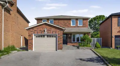 Price: $989,000 / $3,752/mo Spacious 4+1 Bedroom Home available for immediate possession! This gener...
