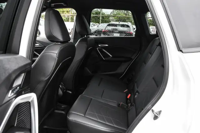 2025 BMW X1 xDrive28i AWD * Cuir * Carplay et Android        * L in Cars & Trucks in City of Montréal - Image 15