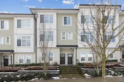 Luxury 4-Bed, 4-Bath Townhouse Welcome to Panorama South 62, a family-oriented community just minute...