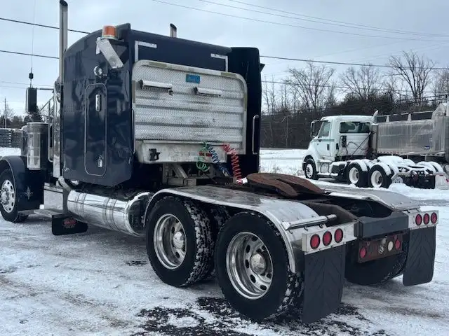 2003 PETERBILT 379 in Heavy Trucks in Ottawa - Image 5