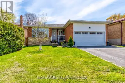 12 BOWSHELM COURT Mississauga (Streetsville), Ontario