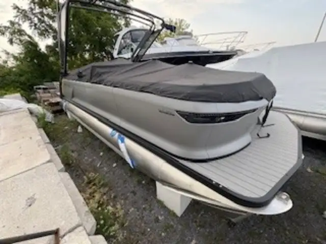 2025 Manitou Cruise 24 Switchback in Powerboats & Motorboats in Trenton - Image 2