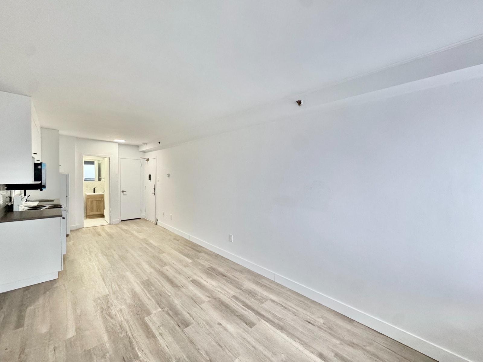 4050 Rosemont — photo 3