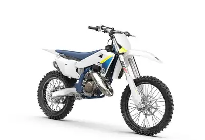 Concessionnaire des véhicules neufs et d'occasion. Motocross Husqvarna TC 150 2025 La TC 150 2 temps...