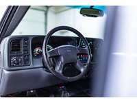 **ACCIDENT FREE - MECHANICALLY CERTIFIED** County of Red Deer Vehicle 153,772 KM This 2005 GMC Sierr... (image 9)