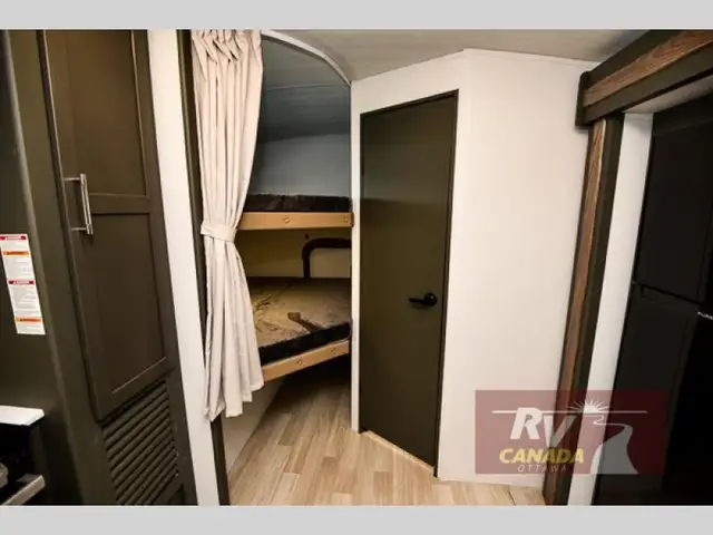 2025 Keystone RV Bullet Crossfire 2290BH in Travel Trailers & Campers in Ottawa - Image 13