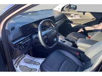 This 2026 Kia Sportage Wagon Body Style EX arrives with 18 alloy wheels, a panoramic sunroof, 12.3 n... (image 1)