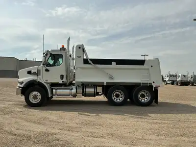 New rigged and ready Western Star tandem gravel truck. DD13 525, 18spd Eaton, 4.30 ratio, 46K rears,...