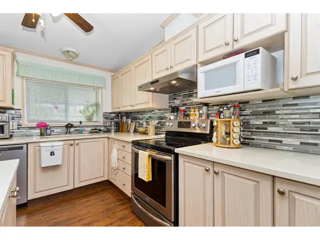 14 2035 MARTEN STREET Abbotsford, British Columbia63235527999617121