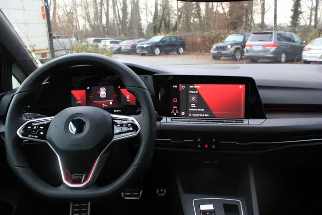 2022 Volkswagen Golf GTI Autobahn Auto for sale in Cars & Trucks in Comox / Courtenay / Cumberland - Image 17