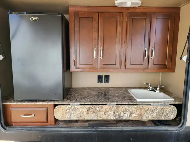 2014 Keystone OUTBACK 312 BH in Travel Trailers & Campers in St. Albert - Image 12