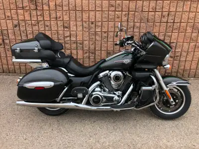 -2015 Kawasaki VN1700BF Voyager. -Highway pegs. -New tires. -Excellent shape. -Certified. -43,265 km...