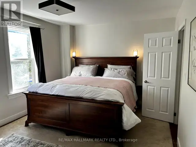 UPPER - 18 PAPE AVENUE Toronto (South Riverdale), Ontario in Long Term Rentals in City of Toronto - Image 9