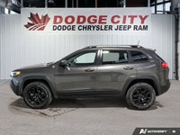 Only 40,723 Miles! This Jeep Cherokee delivers a Regular Unleaded V-6 3.2 L/198 engine powering this... (image 1)