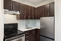 Quiet seven-storey high-rise rests in mature community. Parkdale is popular! This rental community h... (image 7)