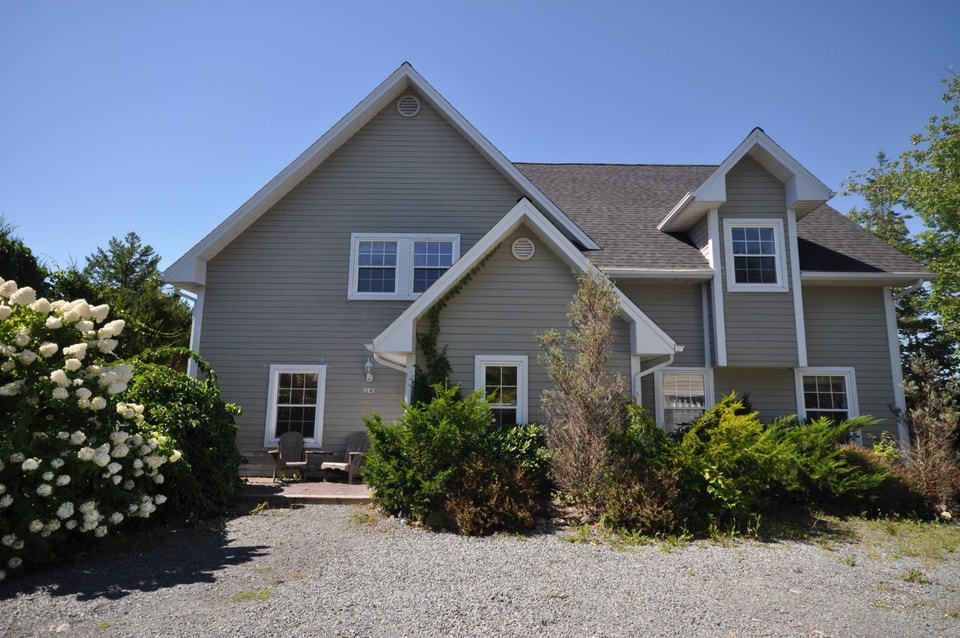 21026 Minutes to Bayers Lake, lovely country setting on Lake Long Term Rentals City of