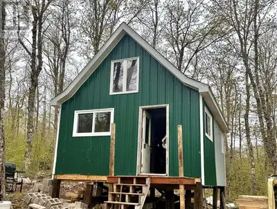 Here is a 1.5 storey off grid camp on leased lot in beautiful Cumberland County. This 16x20 little c...