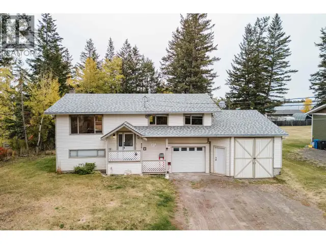 835 SPRUCE AVENUE 100 Mile House, British Columbia in Houses for Sale in 100 Mile House - Image 2