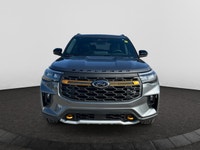 Check out this vehicle's pictures, features, options and specs, and let us know if you have any ques... (image 7)