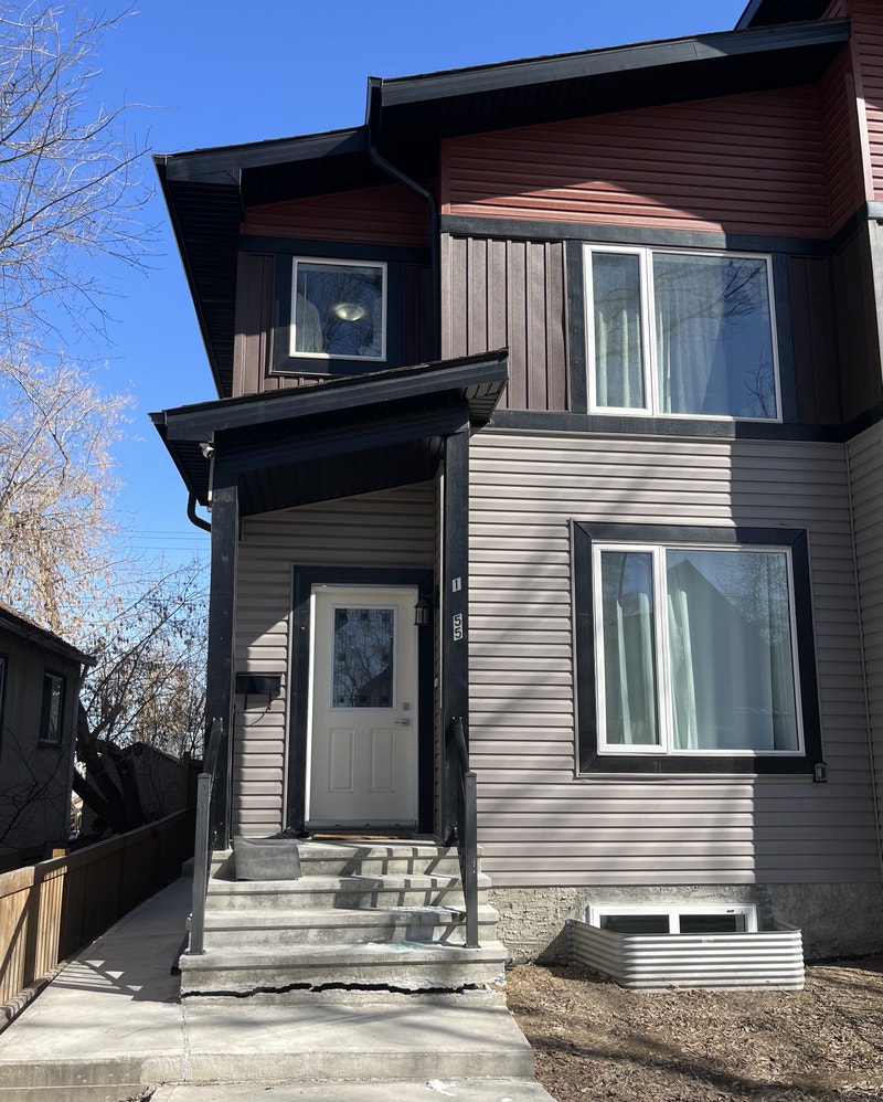 4 Bed 2.5 Bath Duplex with Double Garage Long Term Rentals Edmonton