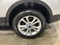 // JAMAIS ACCIDENTÉ! //Ce Ford Escape 2018 version SEL AWD CUIR MAGS CAMERA RECUL A/C CRUISE est un... (image 2)