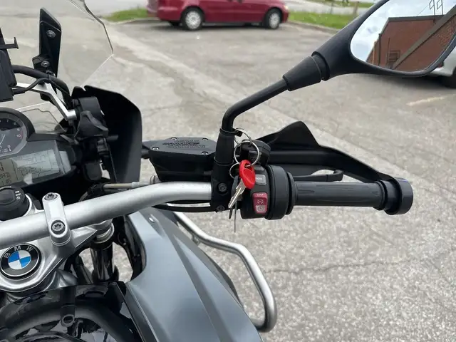 2015 BMW R1200GS ~ BMW R1200GS ~ HTD GRIPS ~ ADJUSTABLE SUSPENSI in Street, Cruisers & Choppers in City of Toronto - Image 24