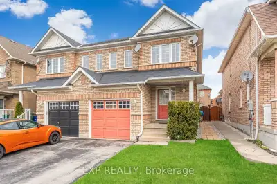 Price: $899,000 / $3,411/mo Welcome to 16 La Pinta Street, a beautiful 3-bedroom, 2.5-bathroom semi-...