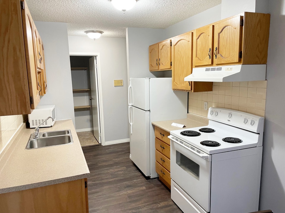 Sheraton Apartments - 2 Bedroom 1 Bath Apartment for Rent 3