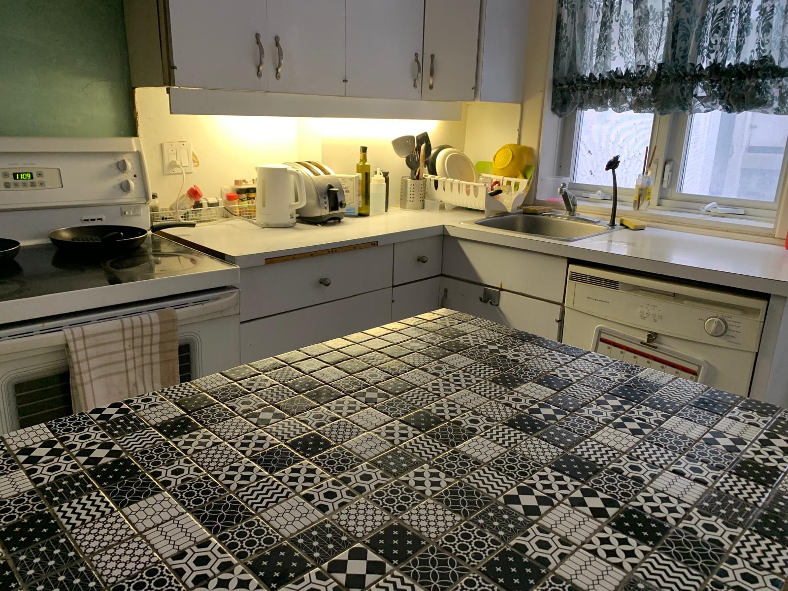 cozy room westmount — photo 3