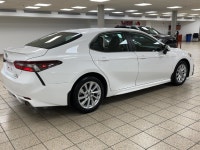 Introducing the 2023 Toyota Camry SE, a sedan that marries elegance with efficiency, creating a driv... (image 5)