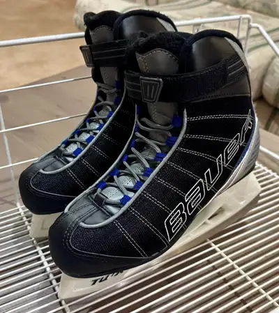 Bauer ice skates size 7 unisex, View more