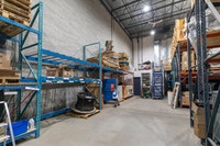 ENTREPÔT À LOUER À LAVAL - 2457PI2 Contactez François au 438-806-9379 pour réserver votre espace com... (image 1)