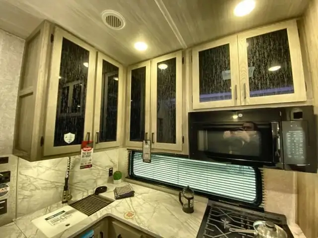 2025 EAST TO WEST Alta 3100KXT in Travel Trailers & Campers in Bedford - Image 32